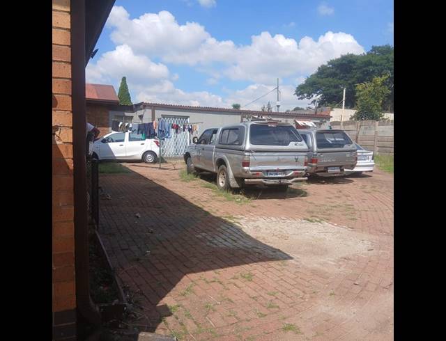 6 BEDROOM HOUSE FOR SALE IN GLEN MARAIS